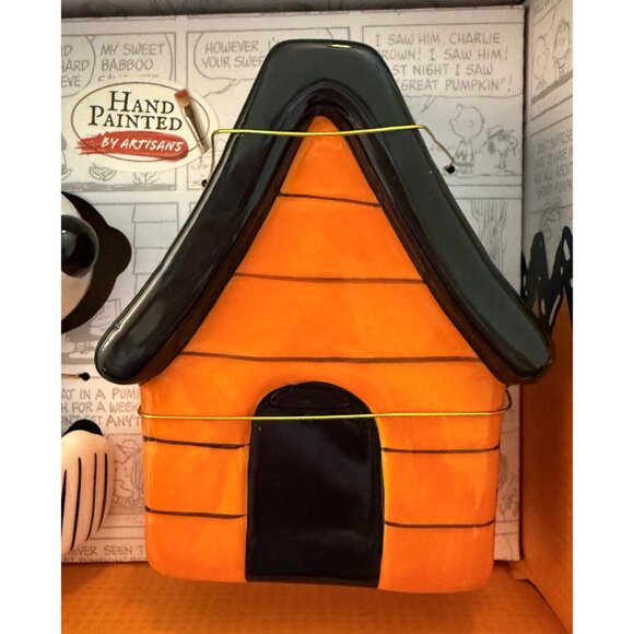 Peanuts Halloween Snoopy & Woodstock Spooky Dog House Salt & Pepper Shaker Set‎ - Picture 7 of 7